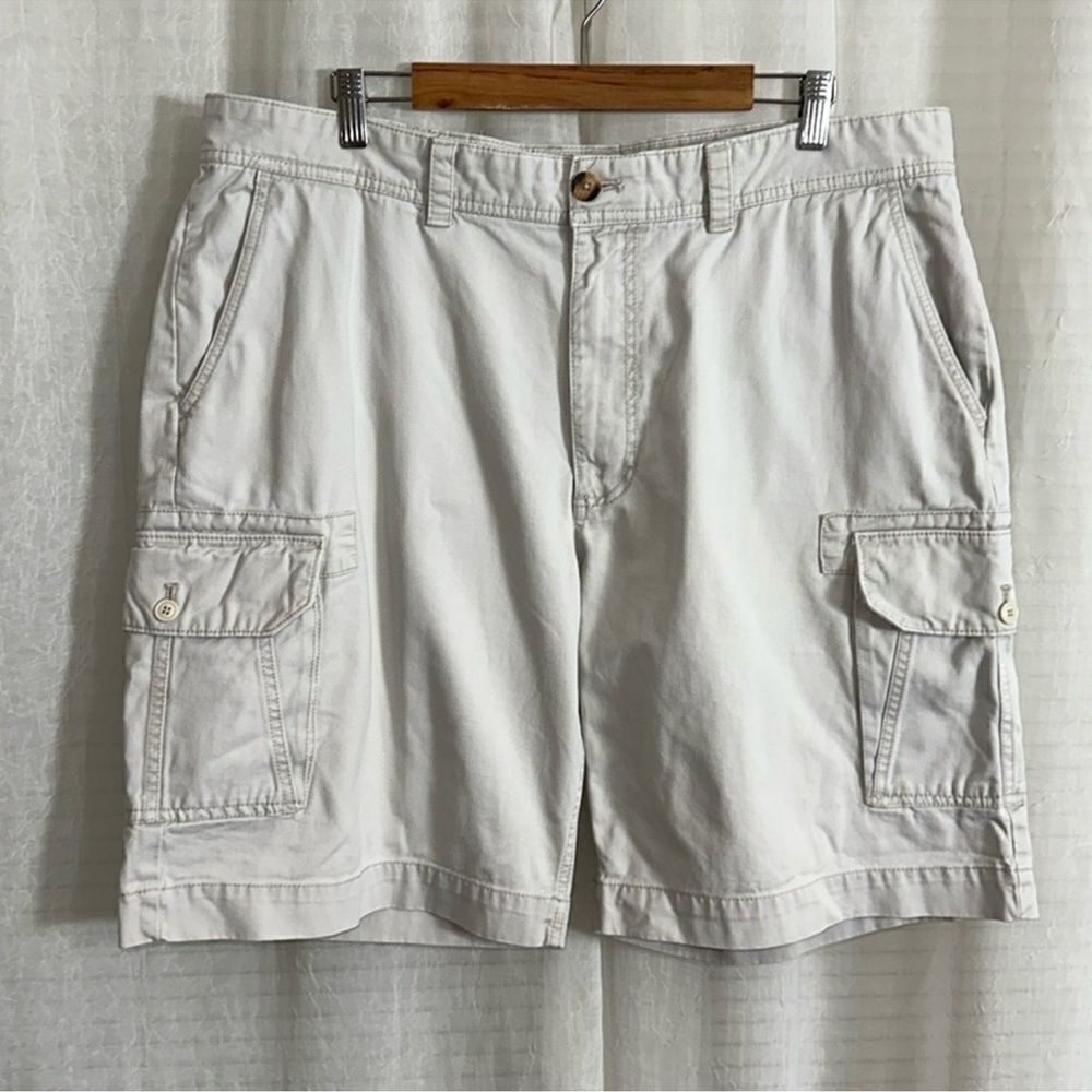 IZOD 40 x 10” Inseam Ivory Light Cream Cotton Cargo Shorts